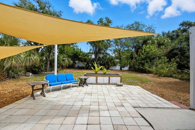 Building Photo - 6236 S Martindale Ave