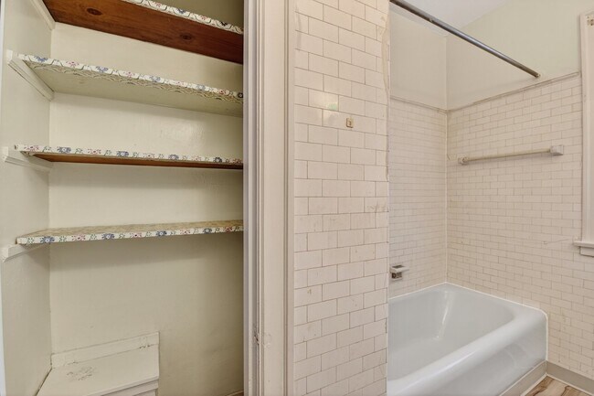 Building Photo - 8018 S Sangamon St