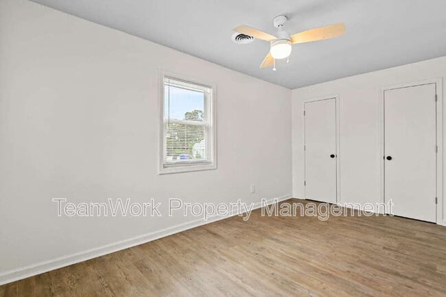 Building Photo - 3011 Terry Dr