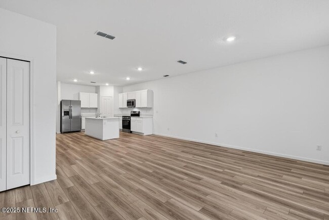 Building Photo - 3989 Mid Century St