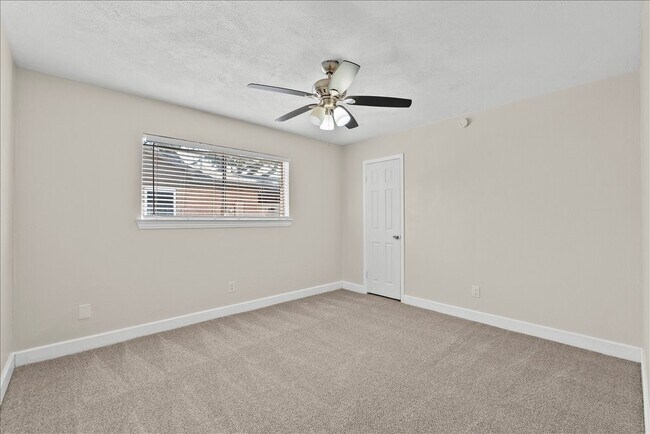 Building Photo - 15514 Diana Ln