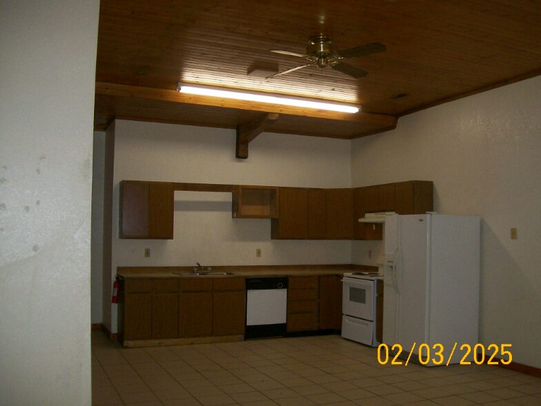 Building Photo - 528 N M St