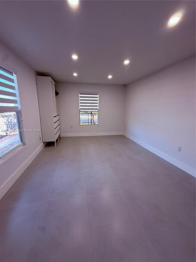 Building Photo - 4430 NW 1st Ave