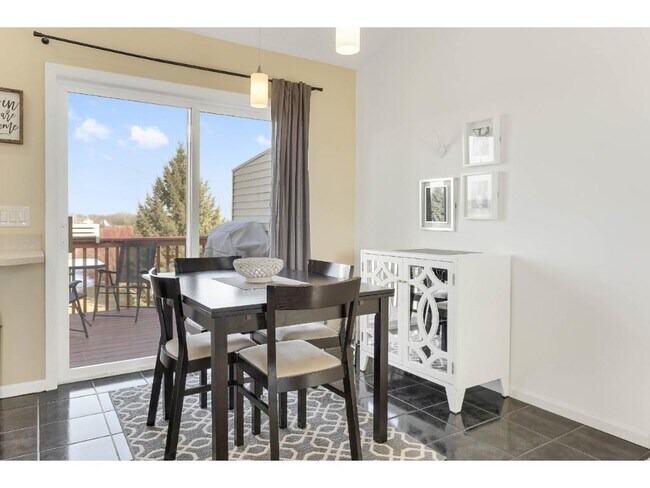 Building Photo - 2059 Brittany Ct