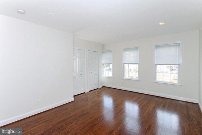 Building Photo - 2312 L St NW