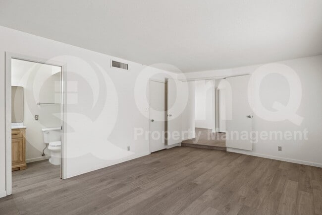 Building Photo - 9300 E Kalil Dr
