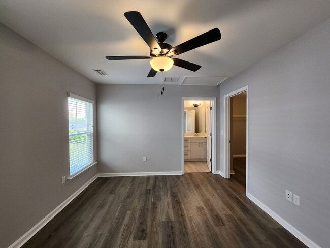 Building Photo - 3 bedroom house for rent in NE Tallahassee's Canopy subdivision, available for move in right away...