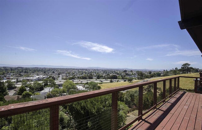 Building Photo - 3010 Broadmoor View