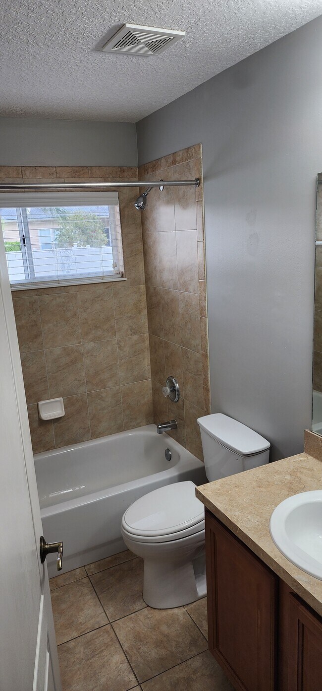 Building Photo - 3051 Tower Oaks Dr