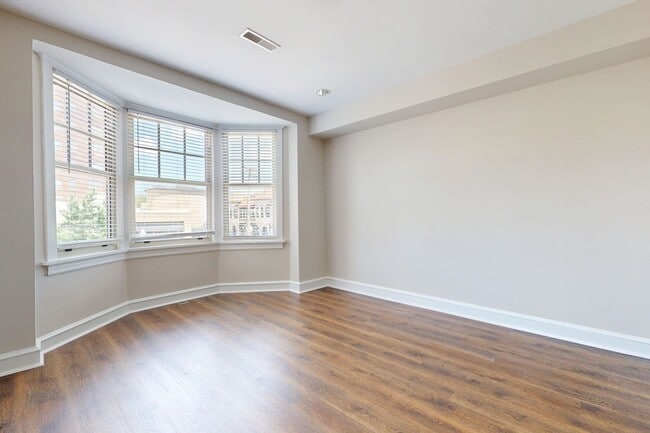 Interior Photo - Argyle