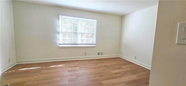 Building Photo - 2826 Whippoorwill Cir NW