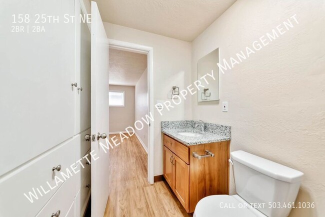 Building Photo - Cozy 2 Bedroom, 1.5 Bathroom Apartment off...