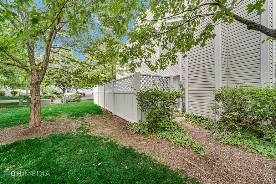 Building Photo - 425 Monmouth Ct