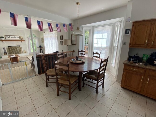 Building Photo - 5430 Ashleigh Rd