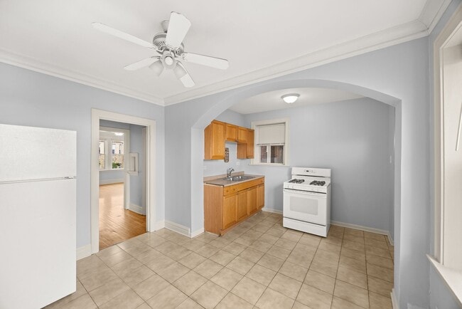 Building Photo - 5041 W 18th St