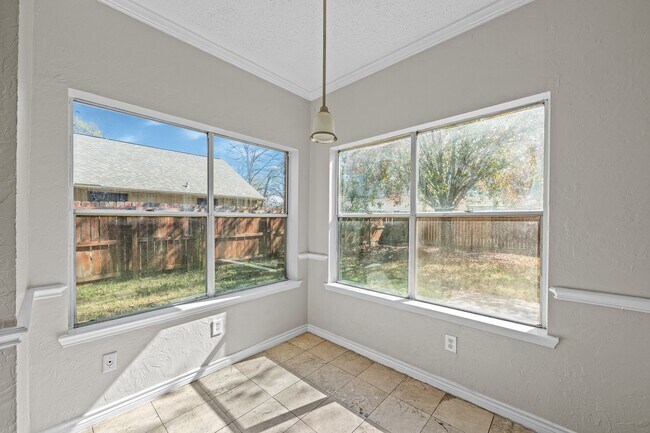 Building Photo - 11123 Gatesden Dr