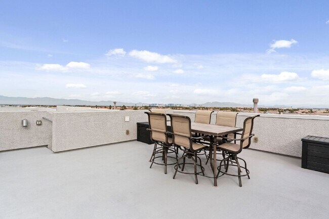 Building Photo - stunning 3-bedroom, 2.5-bathroom Tri Level Home