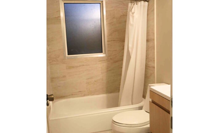 Building Photo - 420 Garland Ave