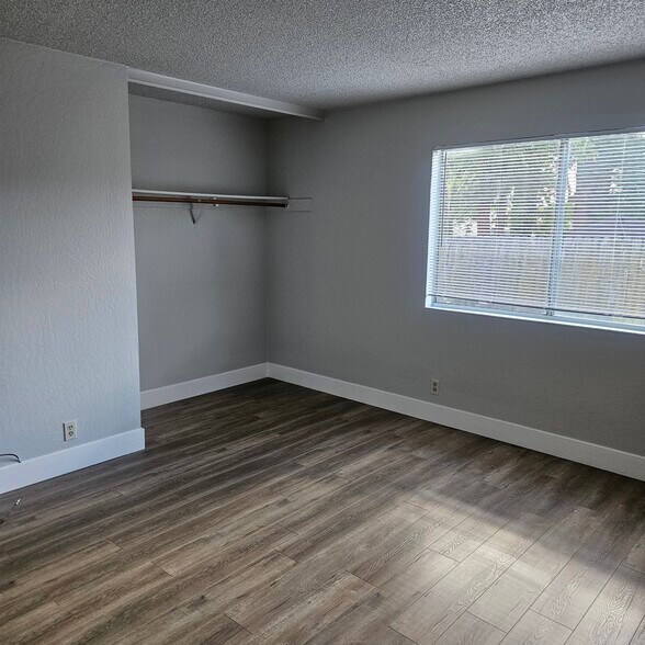 Building Photo - 2838 Saint Denis Dr