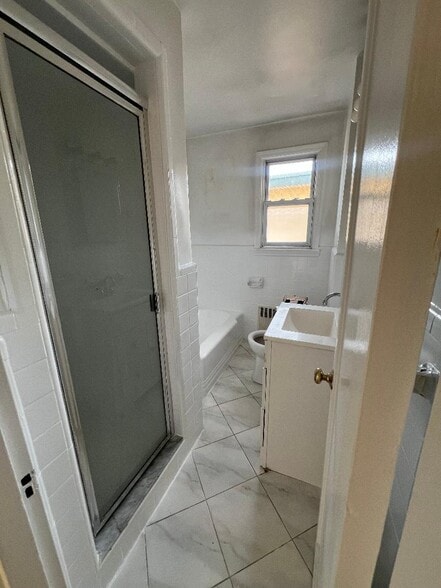 Bathroom - 411 W Park Ave