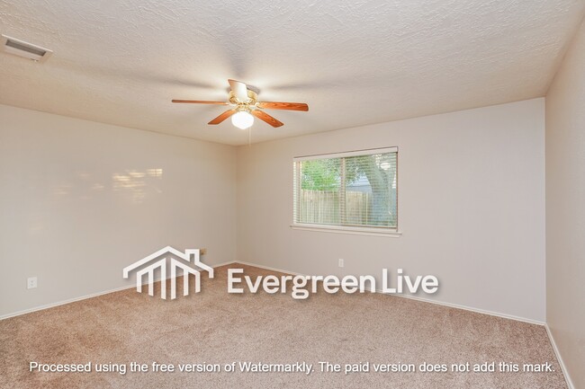 Building Photo - 11731 Yearling Dr