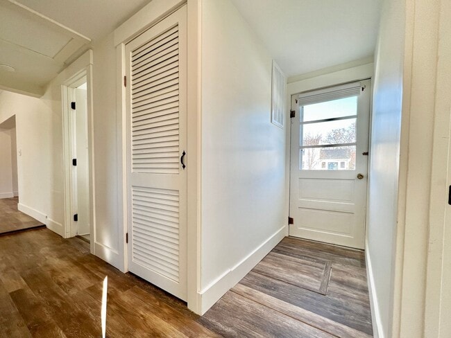 Building Photo - Fresh, Fun & Close to Elk Lake