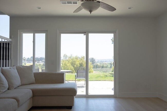 Building Photo - Gorgeous 3 Bedroom 3 Bathroom Corona Home ...