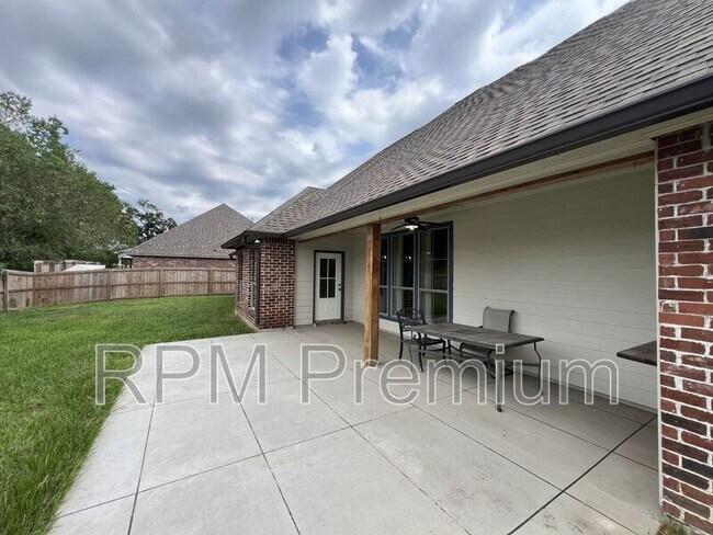 Building Photo - 7335 Oak View Dr.