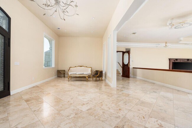 Building Photo - 14215 Killarney Dr