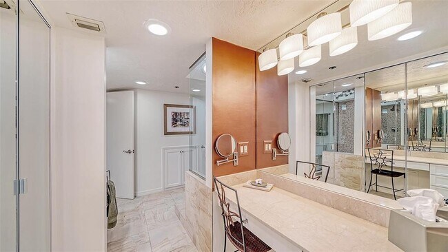 Building Photo - 988 Blvd of the Arts