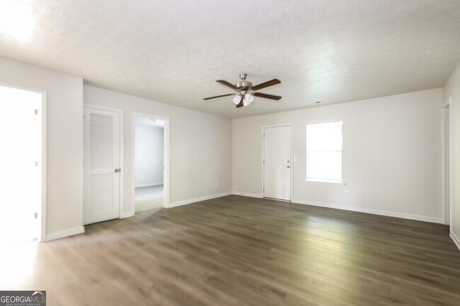Building Photo - 824 Piccadilly Cir