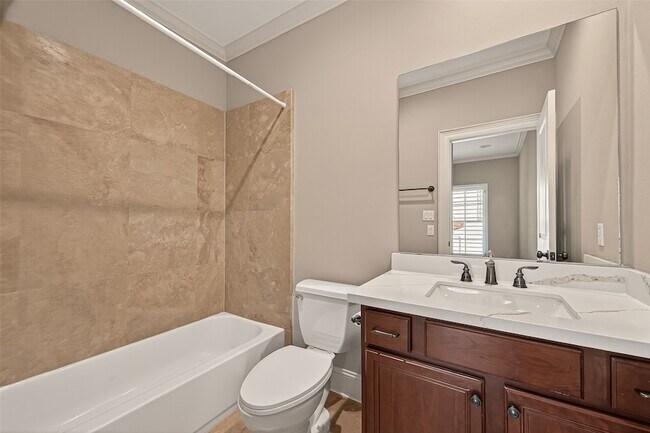 Building Photo - 232 Detering St