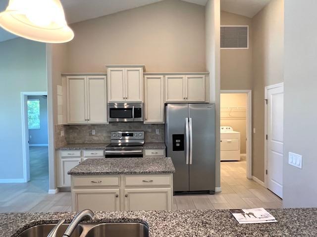 Building Photo - 1 Waldorf Pl