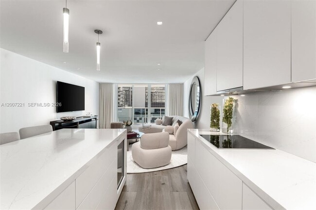 Building Photo - 2301 Collins Ave