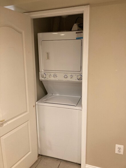 washer/dryer - 1612 H St SE