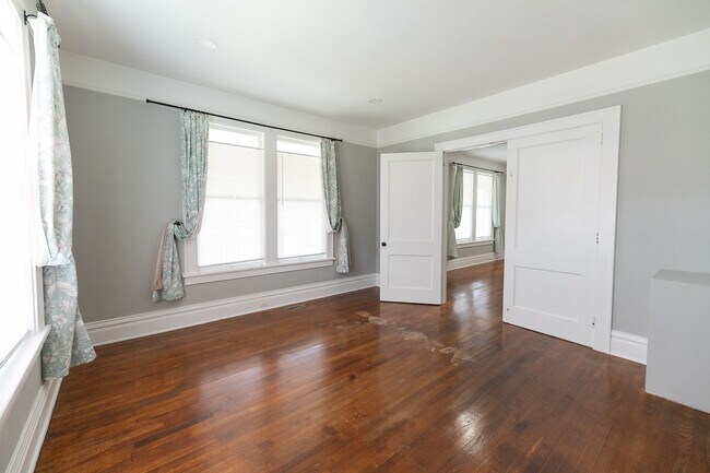 Building Photo - 501 Steele St