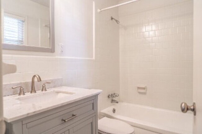 Building Photo - 160 W Delaware Ave