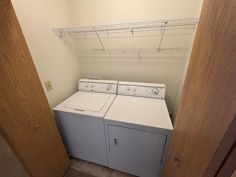 Building Photo - 806 Waldo St