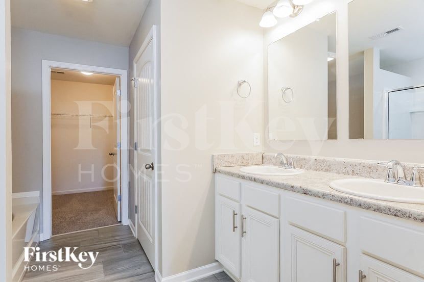 Building Photo - 244 Polo Field Way