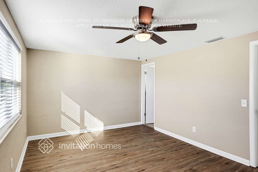 Building Photo - 6231 Seabreeze Dr