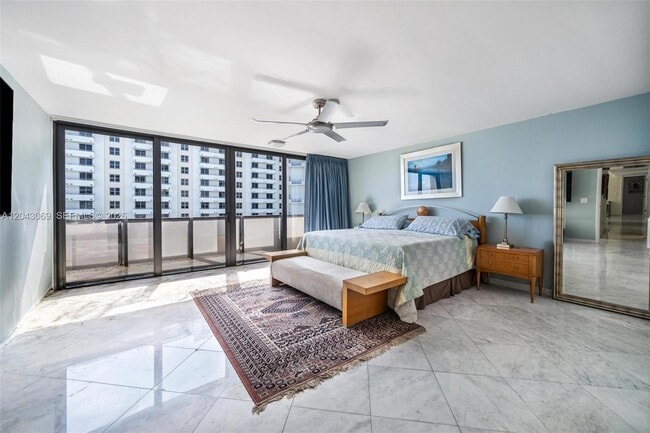 Building Photo - 1623 Collins Ave
