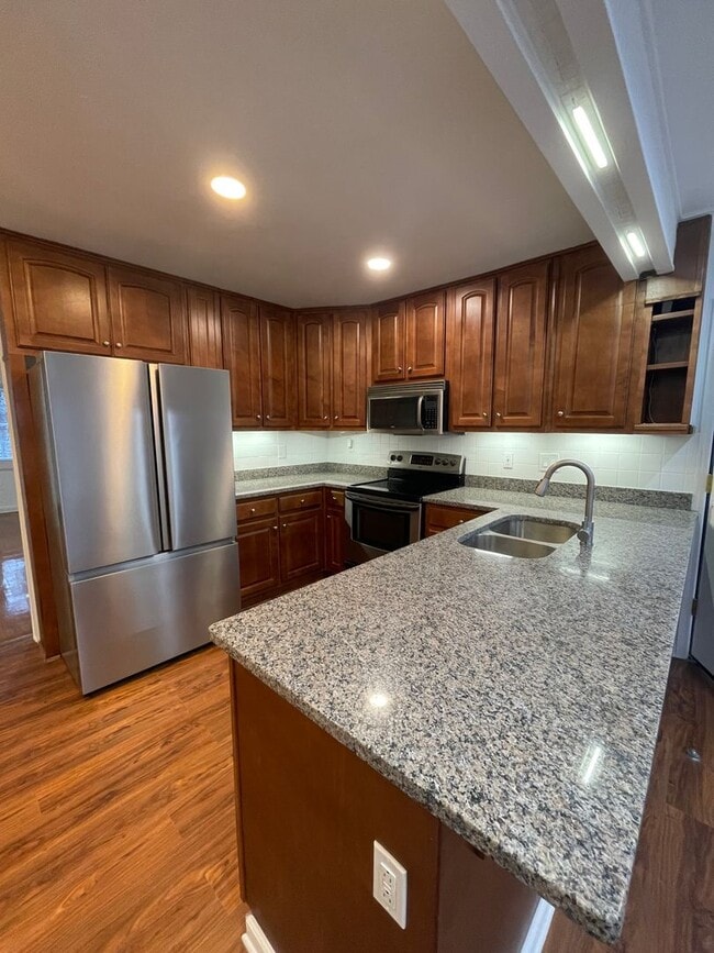 Building Photo - Adorable Chickamauga House