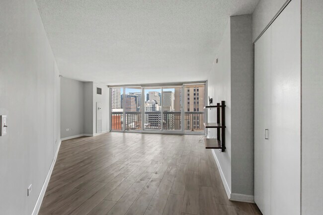 Building Photo - 545 N Dearborn St