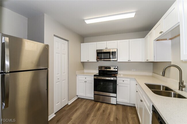 Building Photo - 1703 NW 19th St