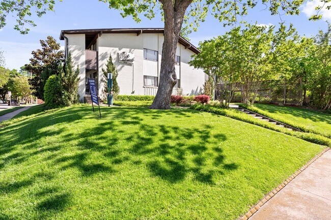 Building Photo - 5722 Gaston Ave