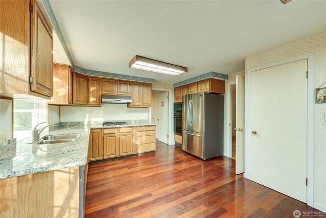 Building Photo - 12201 SE 65th Pl