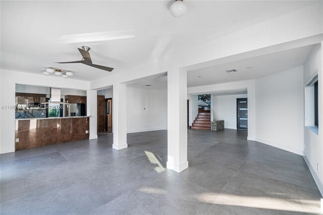 Building Photo - 1351 Bay Terrace