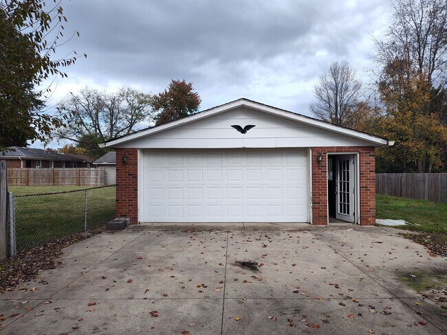 Building Photo - 4609 Melvin Dr