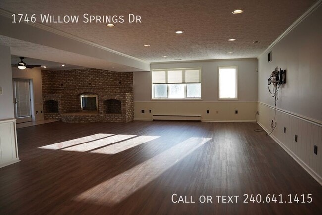 Building Photo - 1746 Willow Springs Dr