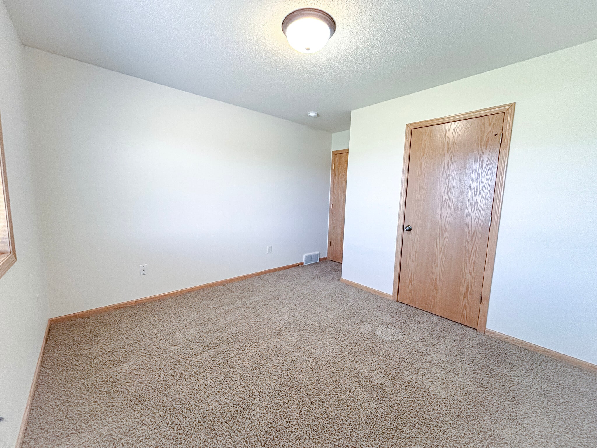 Building Photo - 5564 165th St E